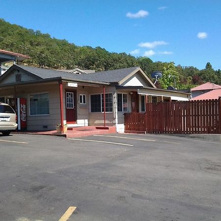 Roseburg Inn Ngoại thất bức ảnh